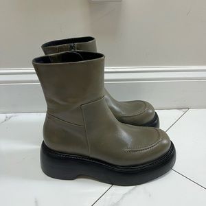 Paloma Barcelo Green Ankle Boots in Perfect Condition!